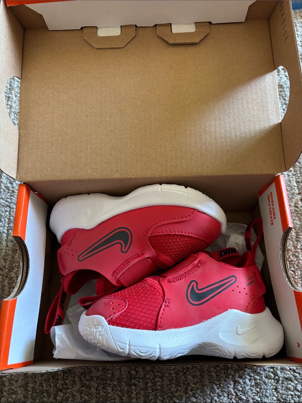 NWT Nike Kids Red and Black Slip-On Flex Runner 3 Shoes